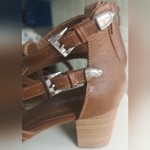 NWOT Transit sandals. Size 9. - Picture 6 of 13